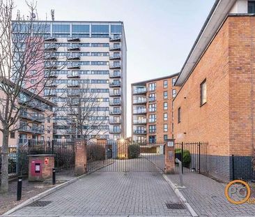 Parham Drive, Ilford, London, IG2 - Photo 1