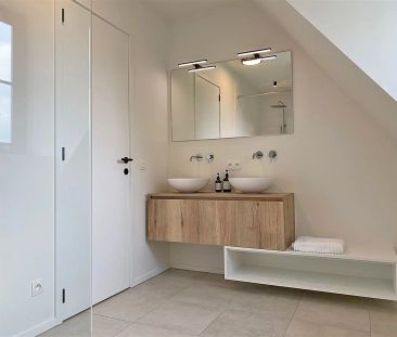 Instapklare DORPSWONING met 3 SLAAPKAMERS, TUIN/TERRAS, GARAGE & gr... - Photo 4