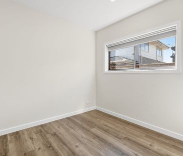 New Stylish Family Living - Photo 5