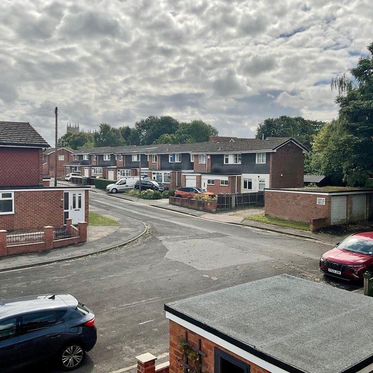 2 bedroom Mid Terraced House to let - Photo 1