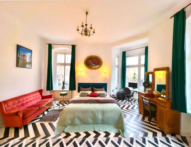 Helle 3-Zimmer-Altbauwohnung mit Balkon in Kreuzberg - befristet - Foto 1