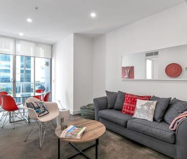 Deluxe living apartment city living with easy access to the vibrant... - Photo 3