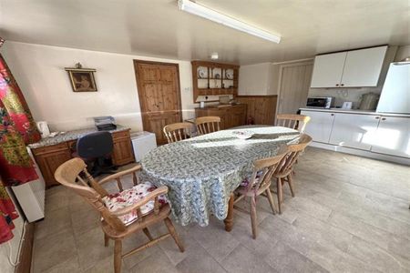 2 Bedroom Apartment To Let - Photo 5