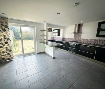 Semi-detached house to rent on - Photo 6