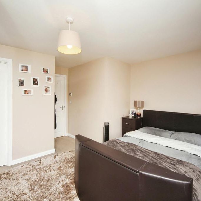 4 bedroom detached house to rent - Photo 1