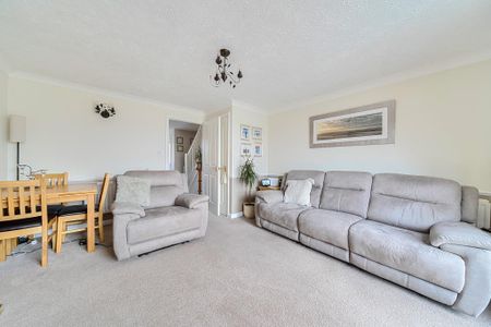 2 bedroom end of terrace house to rent - Photo 3