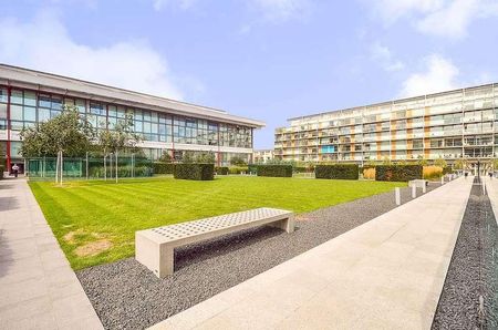 Highbury Stadium Square, Islington, N5 - Photo 2