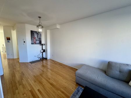 For Lease - 9 Pendulum Circle, Brampton, Ontario - Photo 3