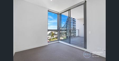 Spacious 2 Bedroom Apartment with Study Nook in, Zetland - Photo 2