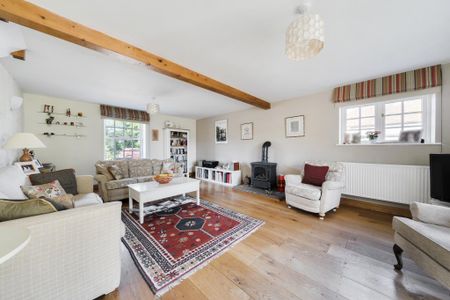 4 bedroom semi-detached house to rent - Photo 3