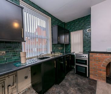 BRIDGE STREET MORLEY LEEDS LS27 0ER - Photo 6