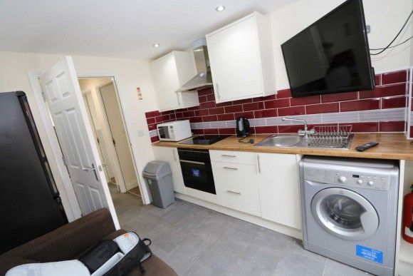 4 Bed - Dysart Close ? 4 Bedroom 4 Bathroom Student Home, Fully Fur... - Photo 1