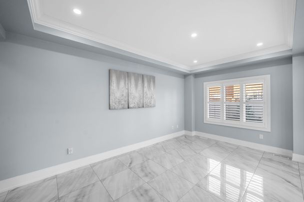 For Lease - 35 Tyndall Drive, Bradford West Gwillimbury, Ontario - Photo 1