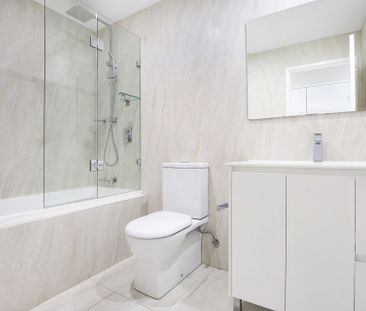 Perfectly positioned within the CBD & a stones throw from the beach! - Photo 4