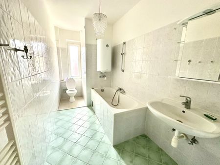 Gemütliche 2-Zimmer-Wohnung mit Balkon und Stadtblick im Zentrum von Knittelfeld! - Photo 3