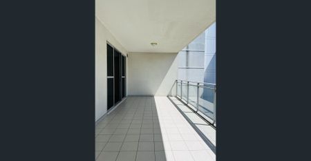 Modern Two Bedrooms Apartment Plus Study in the centre of Prime Location - Photo 5