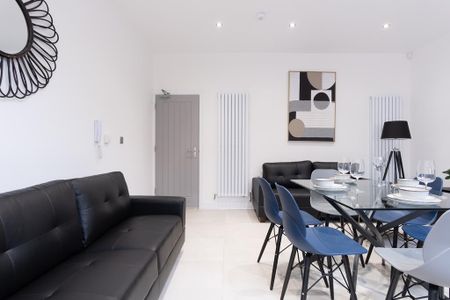 2 bedroom terraced house to rent - Photo 2