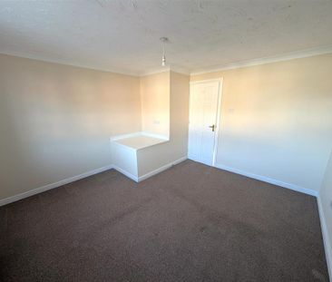 2 bedroom semi-detached house to rent - Photo 4