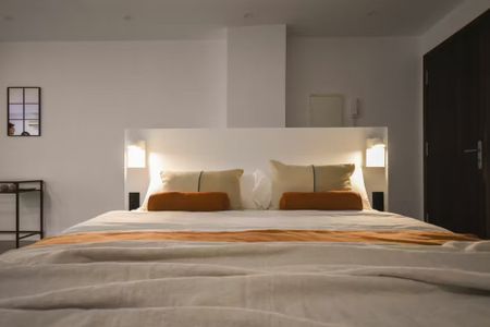 Carrer de Girona, Barcelona, Catalonia - Foto 5