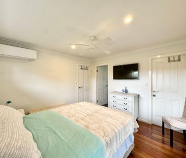 Charming Coastal Retreat in Blue Bay - Photo 6