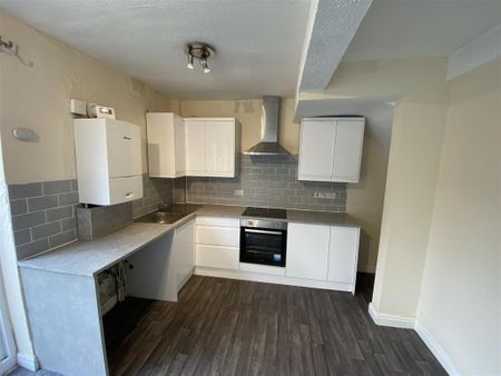 2 bedroom terraced house to rent - Photo 5
