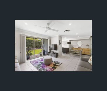 Double Garage 3 Bedroom Townhouse with an internal lift! - Photo 1