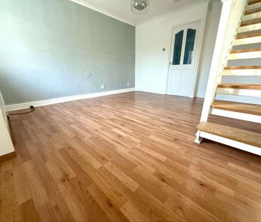 2 bedroom semi-detached house to rent - Photo 6