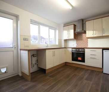 2 bedroom end of terrace house to rent - Photo 3