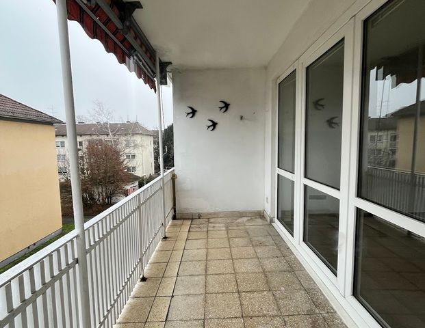 Geräumige 3 Zimmer Wohnung mit Balkon ab sofort - Photo 1