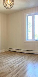 5 1/2 lumineux, chauffé, 1 stationnement déneigé - Photo 3