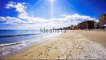Alquiler de piso en Paseo Marítimo Rey de España - Photo 2