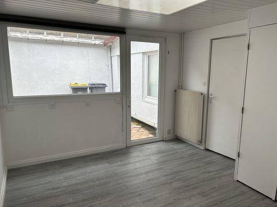 MAISON 3 CHAMBRES - COUR - PLACE DE PARKING - ACHICOURT - Photo 1