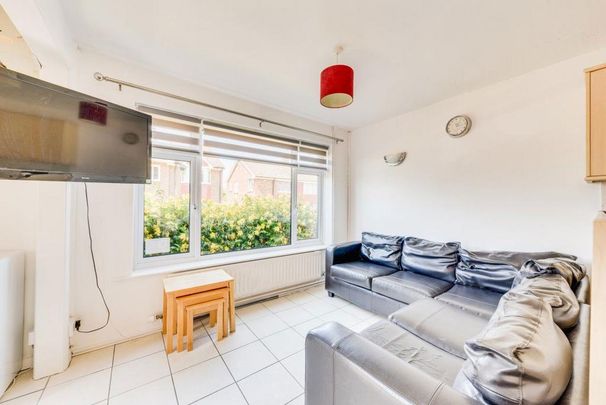 5 bedroom house to rent - Photo 1