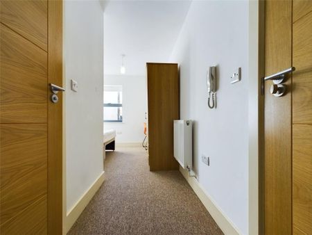 Studio to rent - Photo 5