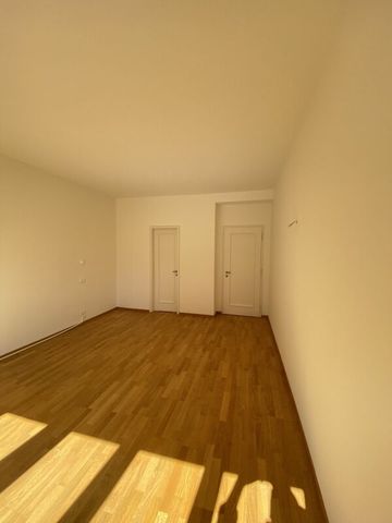 6.5 con balcone situato in posizione centrale - Photo 4