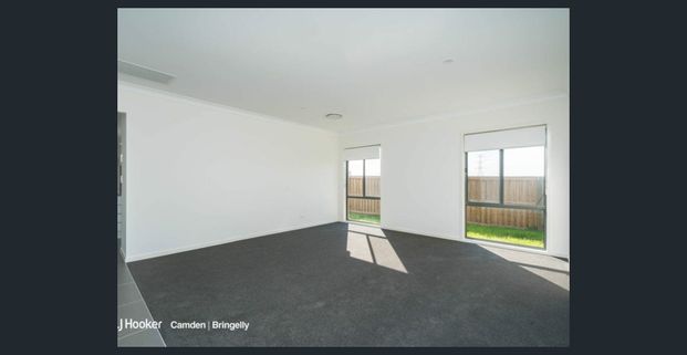 Size Does Matter - Photo 1