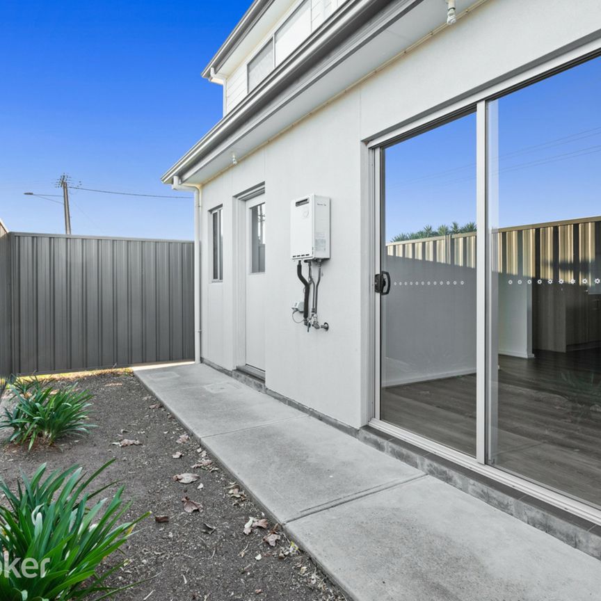 1 Esperance Street, PORT NOARLUNGA SOUTH - Photo 1