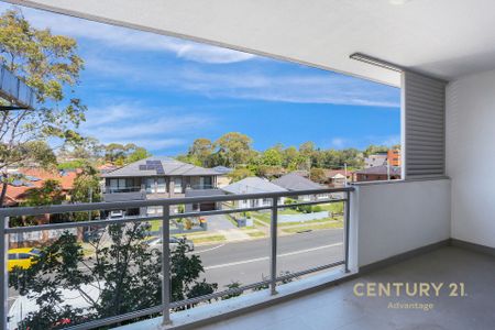 Wentworthville Gem&colon; Modern Living&comma; Prime Location - Photo 2