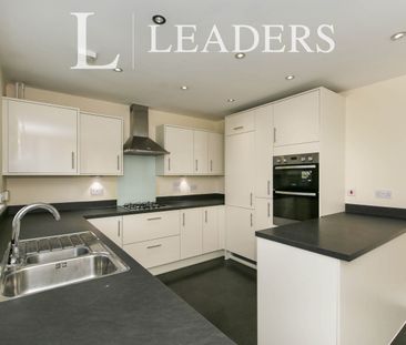 3 bedroom end of terrace to rent Arun Court, Spalding - Photo 1