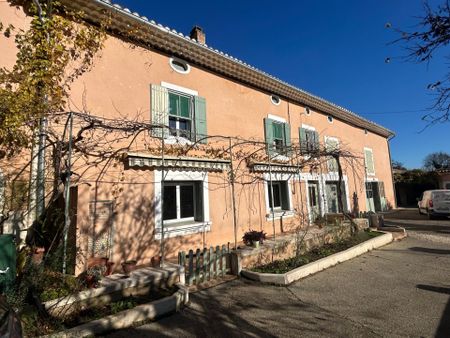 Location Maison 5 pièces 134m² SUZE LA ROUSSE 26790 - Photo 4