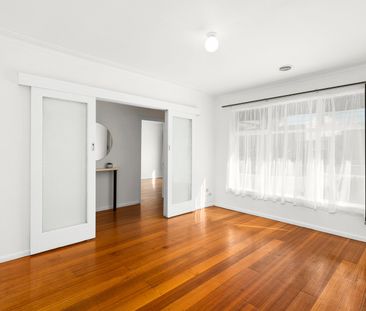 18 Fosters Road, Keilor Park VIC 3042 - Photo 4