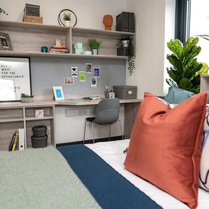 1 bedroom in a flat share to rent - Photo 1