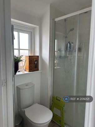 4 bedroom detached house to rent - Photo 1