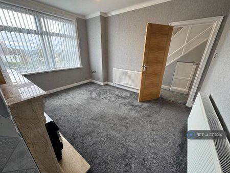 3 bedroom semi-detached house to rent - Photo 3