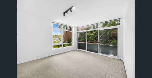 Beautiful garden style apartment with views! - Photo 1