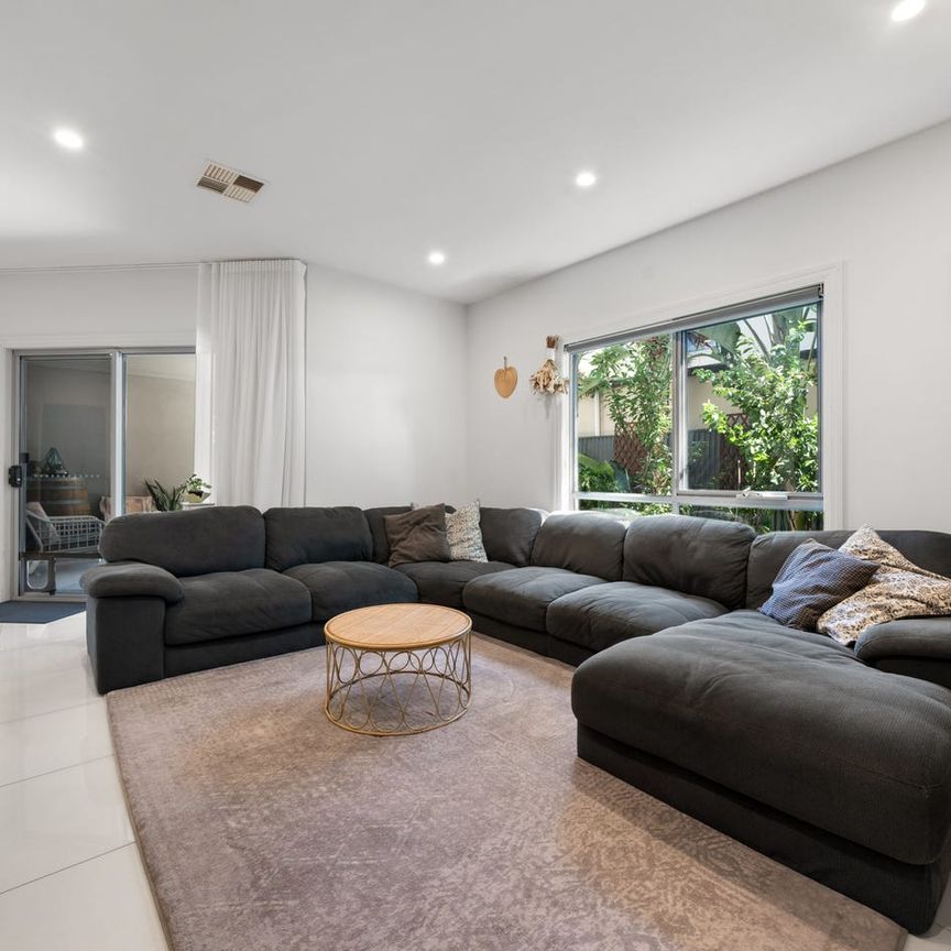 Low-Maintenance Living in a Prime Torrensville Location - Photo 1