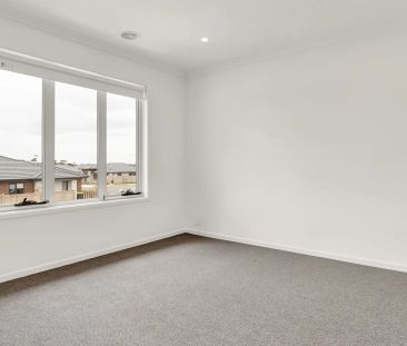 Stunning Double Story Home - Manor Lakes - Photo 1