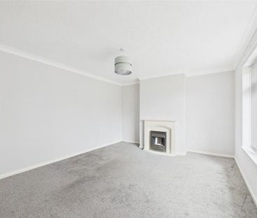 3 bedroom detached bungalow to rent - Photo 2