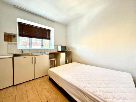 Studio to rent - Photo 5