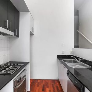 MGM MARTIN - TWO BEDROOM APARTMENT - Photo 2